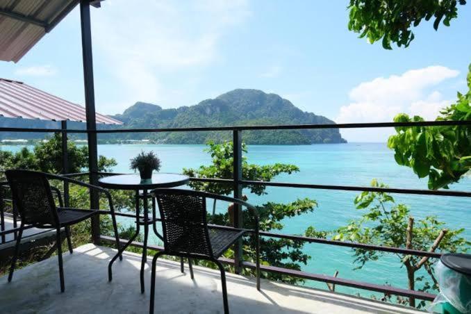 Phi Phi Seaside Bungalow Exterior foto